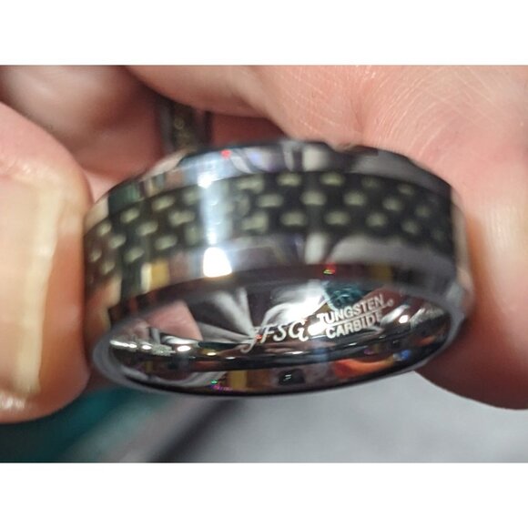 JFSG Tungsten Carbide Carbon Fiber Inlay Men's Wedding Ring 8mm Size 9 - Picture 3 of 10